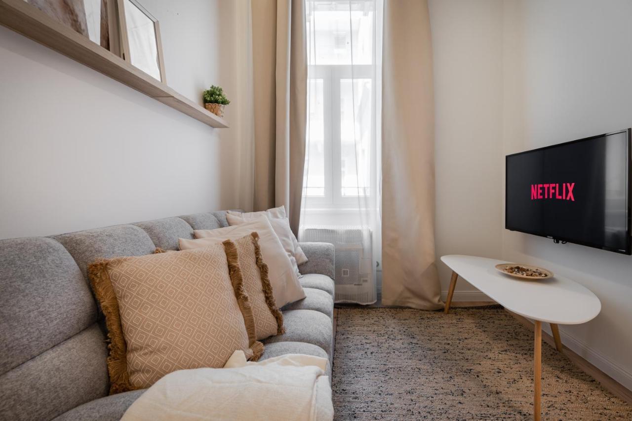 A62 - Akacfa Street Central Residence - Best Location By Bqa Budapeste Exterior foto